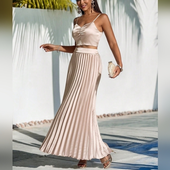 Solid Ruched Cami Top & Pleated Skirt For Dinner Party - Picture 5 of 6